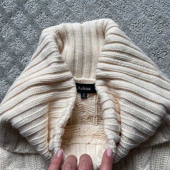 AAKAAA cream cable knit turtleneck cut out shoulders gorgeous never worn size S - Picture 5 of 9